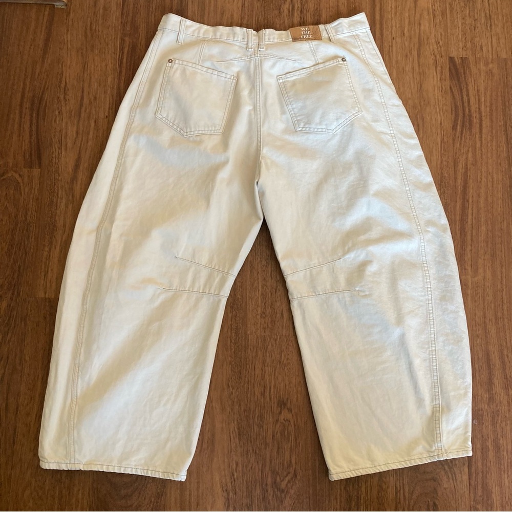 We the Free Good Luck Barrel Jeans size 33